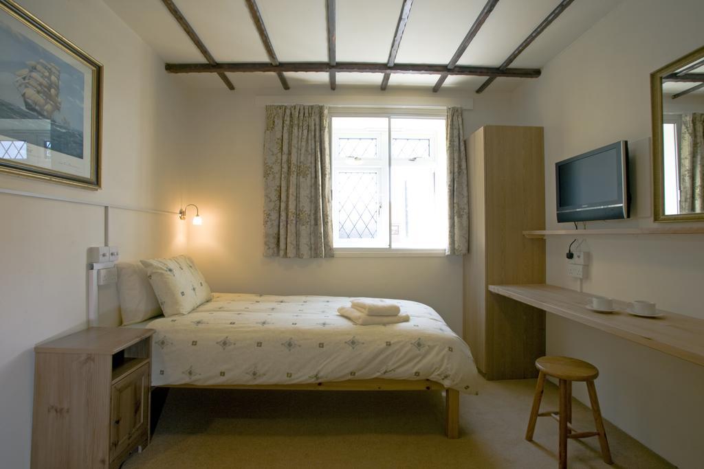 Oakwood Bed And Breakfast Heathrow Хилингдън Стая снимка