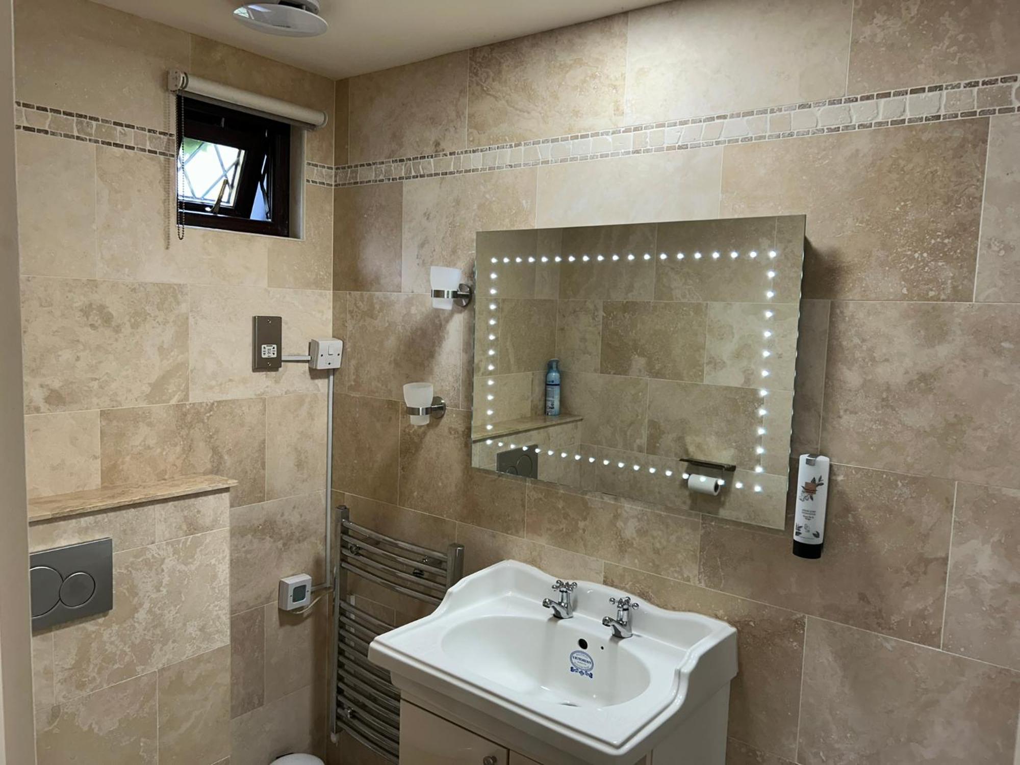 Oakwood Bed And Breakfast Heathrow Хилингдън Екстериор снимка
