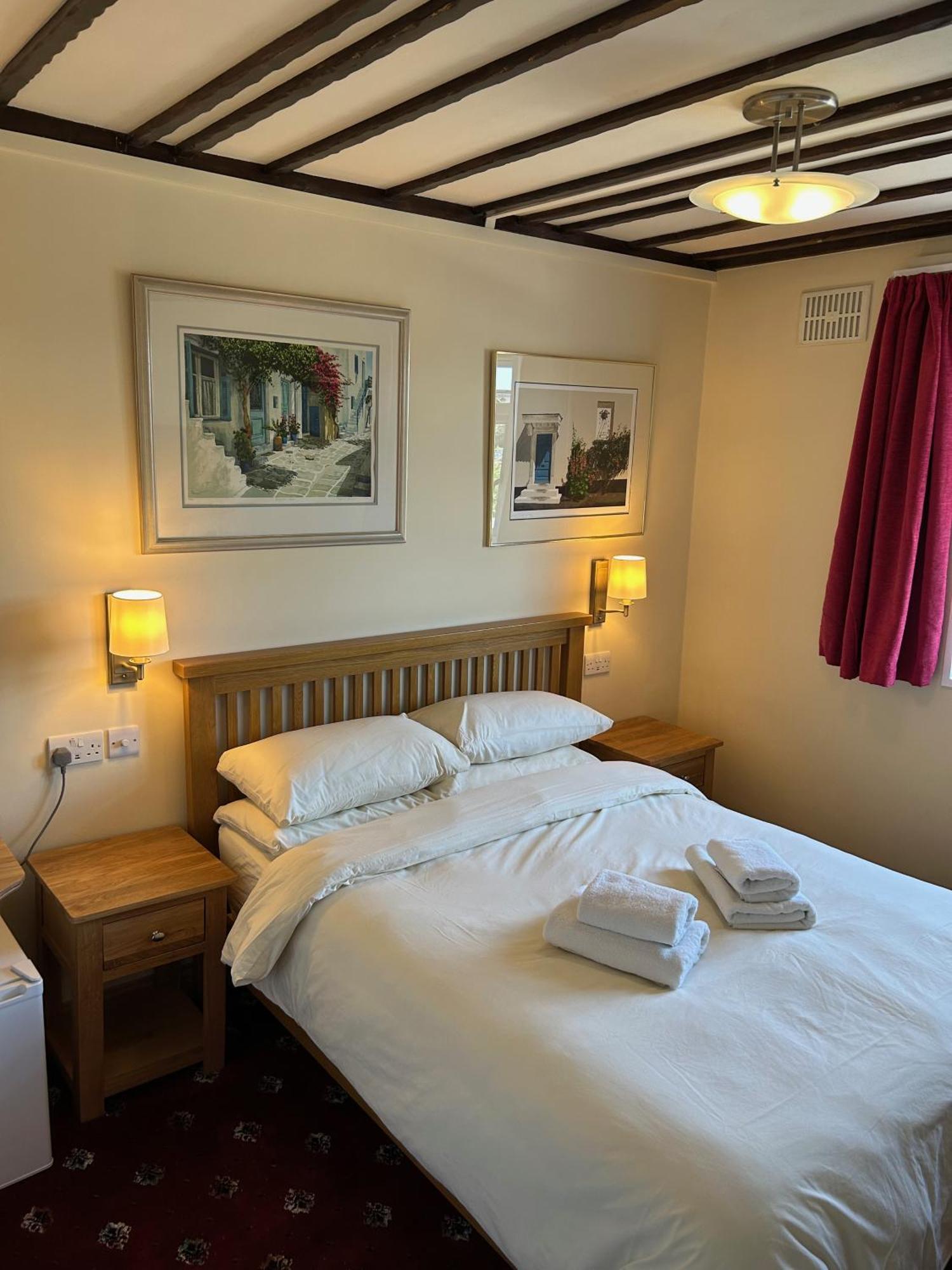 Oakwood Bed And Breakfast Heathrow Хилингдън Екстериор снимка