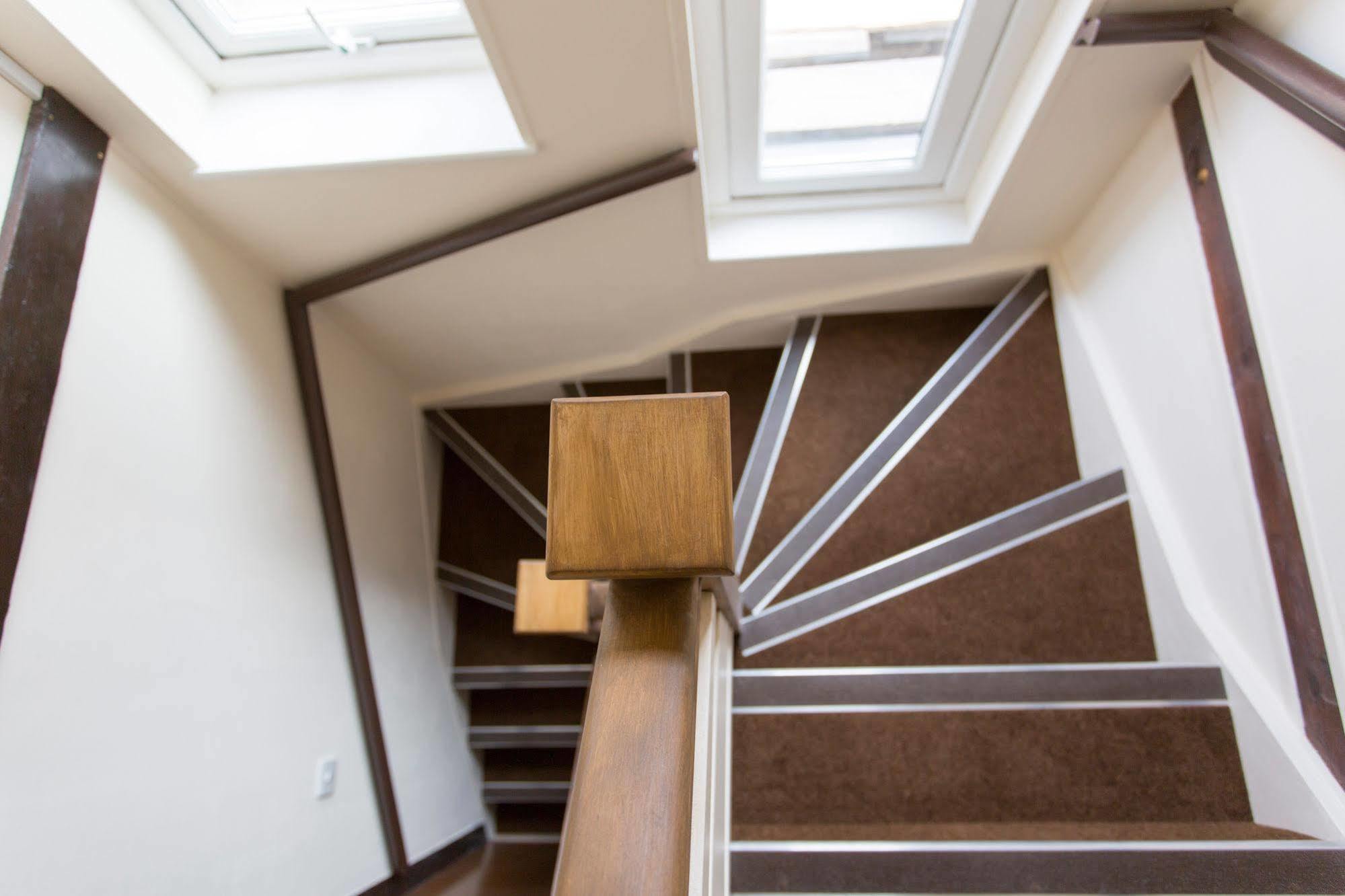 Oakwood Bed And Breakfast Heathrow Хилингдън Екстериор снимка